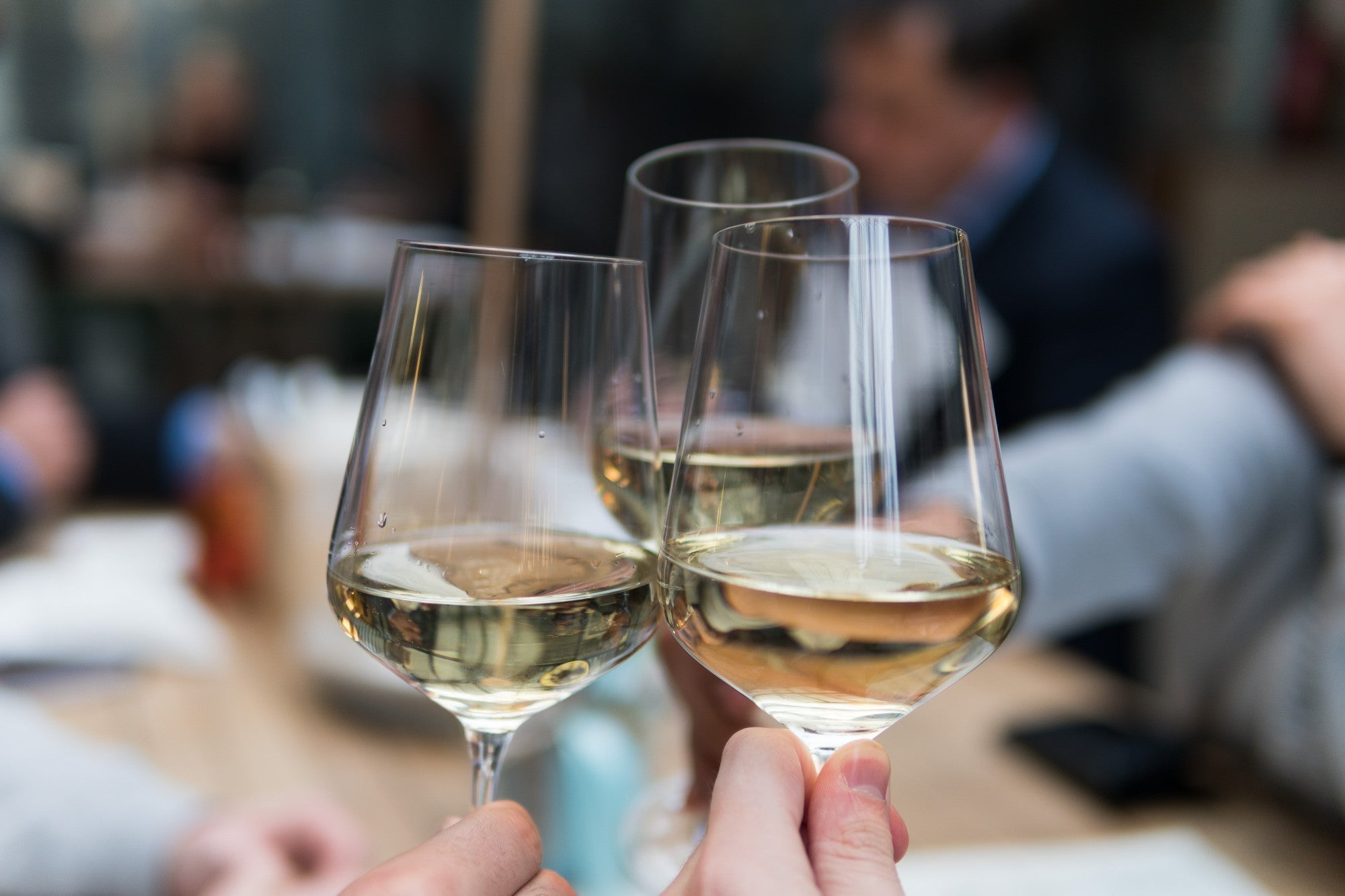 Best Non-Alcoholic White Wine Based on the Season: Year-Round Picks You'll Love - Boisson