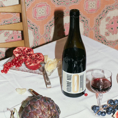 Kolonne Null Cuvée Rouge N°03 Non-Alcoholic Wine - Lifestyle