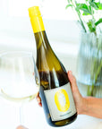 Leitz Non-Alcoholic Eins Zwei Chardonnay - Lifestyle