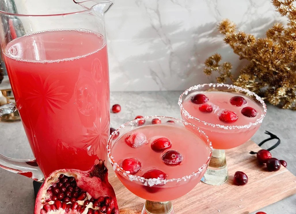 Soberish Mom Article - Batched Pomegranate Margarita Mocktail - Boisson