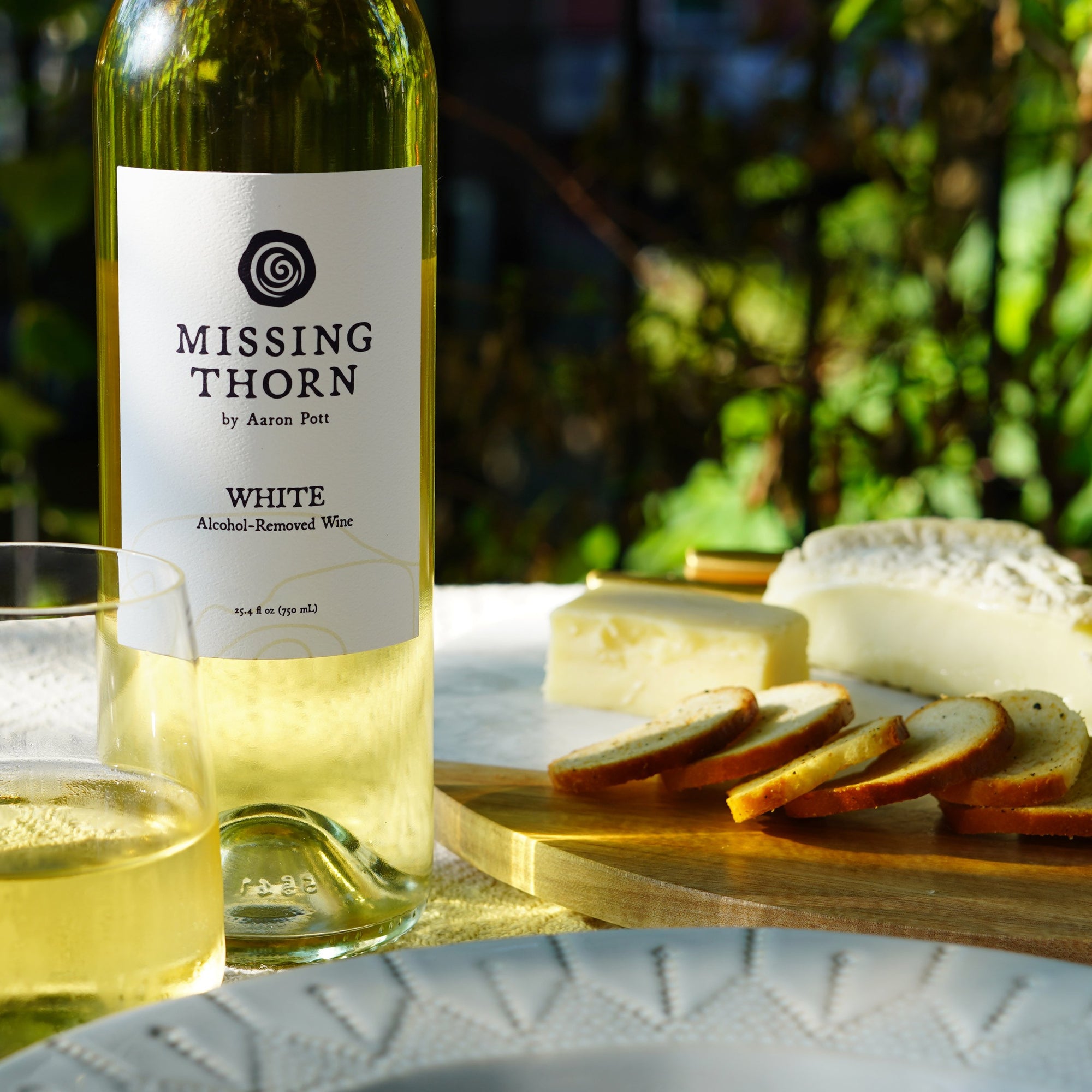 Missing Thorn - White 750ml